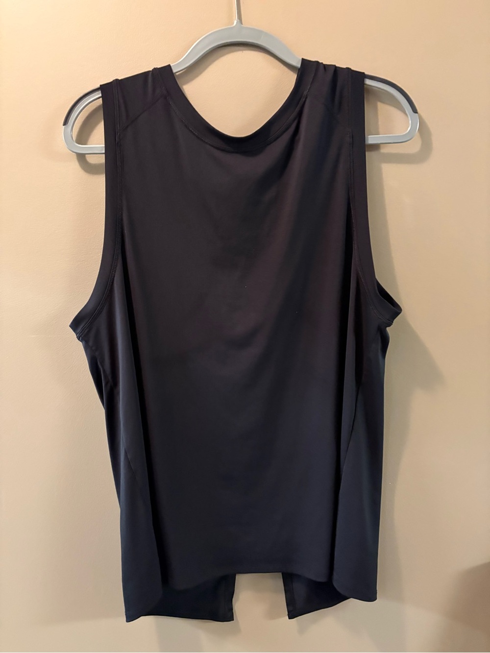 Fabletics Black Monet V tank